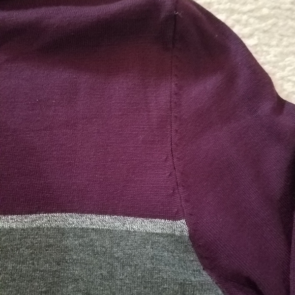 Calvin Klein sweater - Picture 8 of 9